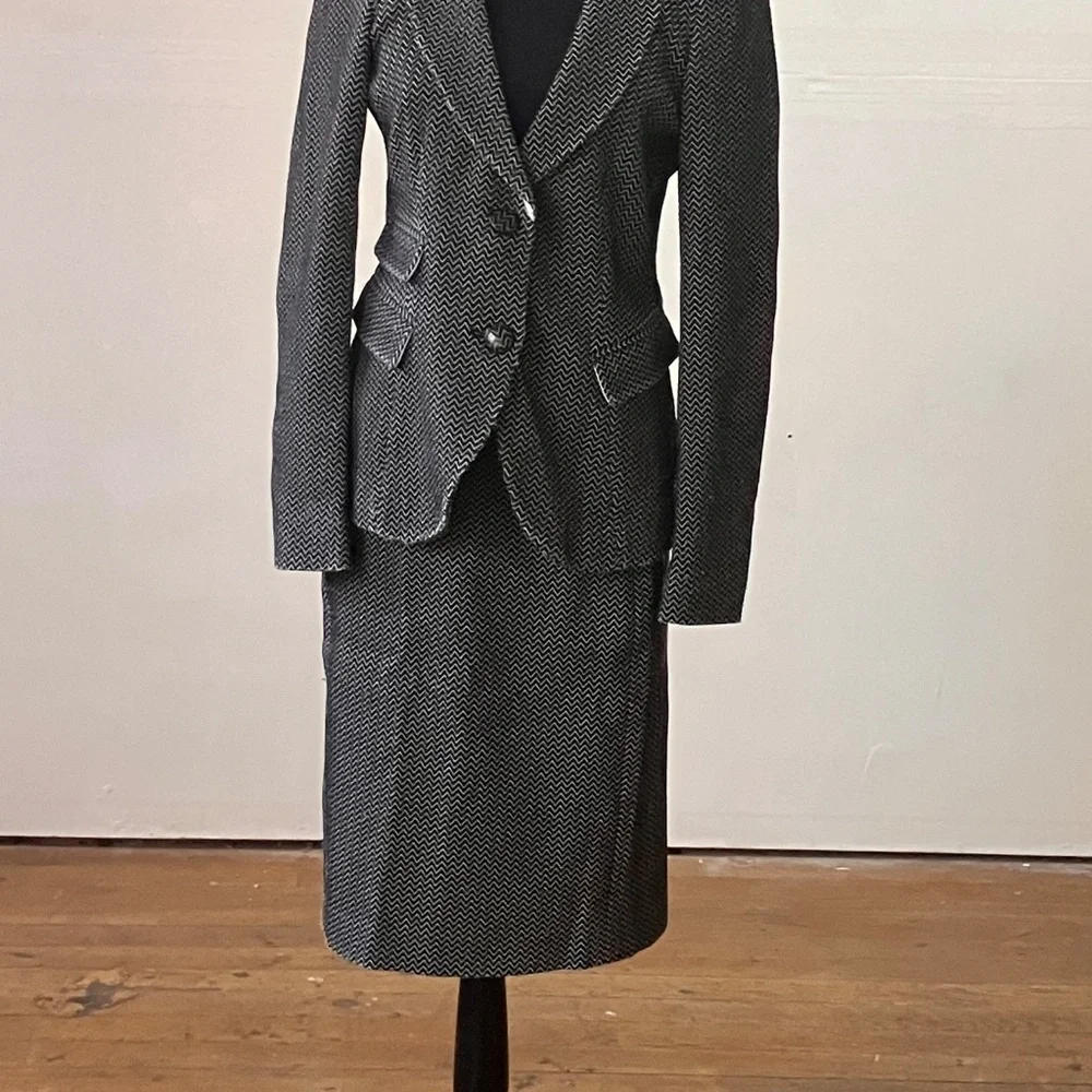 Armani Collezioni Blzck And White Chevron Suit - Picture 4 of 17